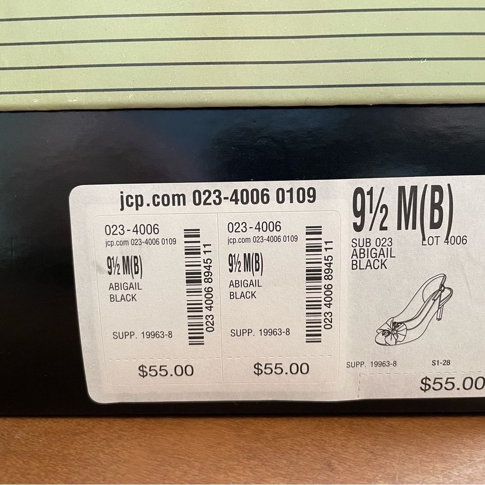 Jacqueline Ferrar Abigail peep toe pumps size 9.5- black satin- worn 1 time - Picture 7 of 7